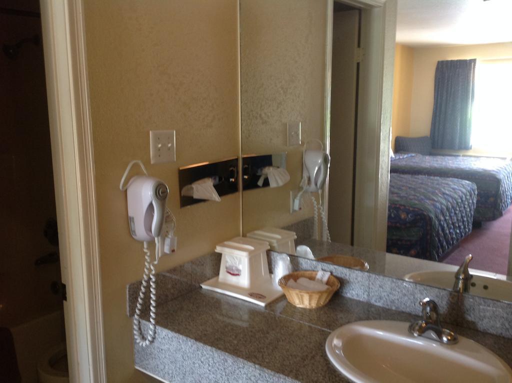 Wharton Countryside Inn الغرفة الصورة
